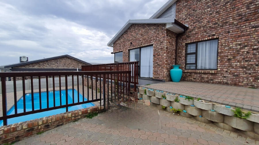 5 Bedroom Property for Sale in Dana Bay Western Cape